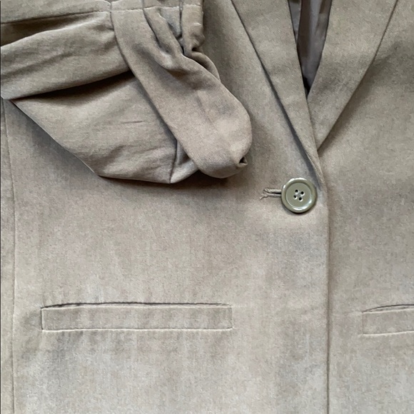 3 Quarter Sleeve Blazer - Picture 8 of 9